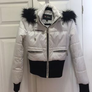 Like new. Wore it a few times.